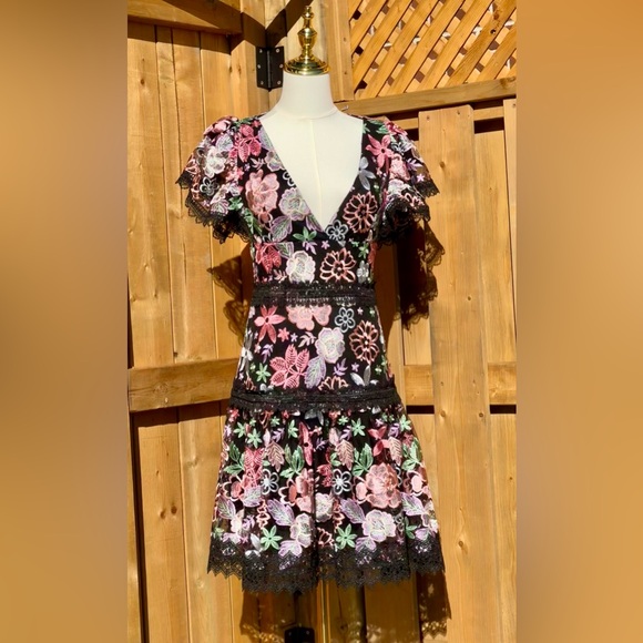 🆕 BRONX & BANCO 🧿NWOT Camille Floral Embroidered Tiered Midi Dress, Sz S / US4 - Picture 4 of 16